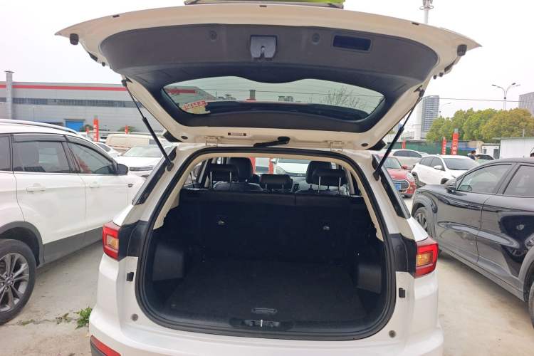 Used CHANGAN CS55 2018 1.5T Automatic Colorful Edition China V Standard
