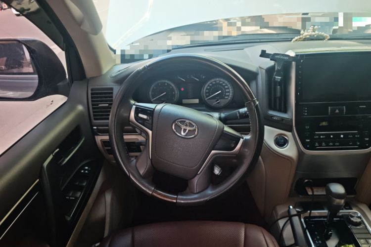 Used Toyota Land Cruiser 
