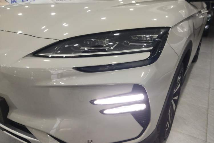 Used BYD Song PLUS New Energy 2024 Honor Edition EV 520km Luxury Model
