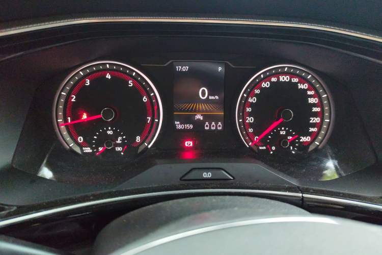 Used Volkswagen Tayron 2020 330TSI Two-Wheel Drive Luxury Smart Connectivity Version Odometer Close Up