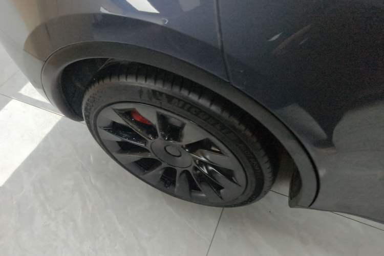 Used Tesla Model Y 2022 Long-Range All-Wheel-Drive Version
