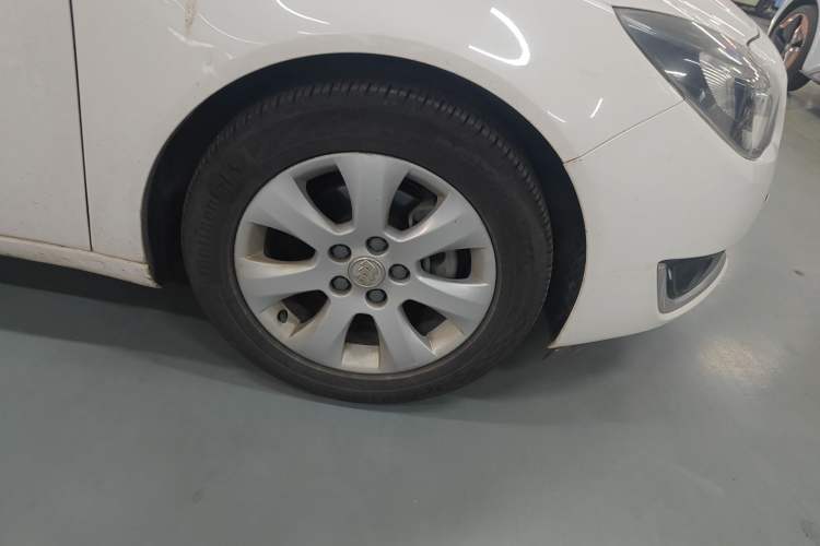 Used Buick Regal 2015 2.0L Leading Fashion Edition Right Front Wheel Hub