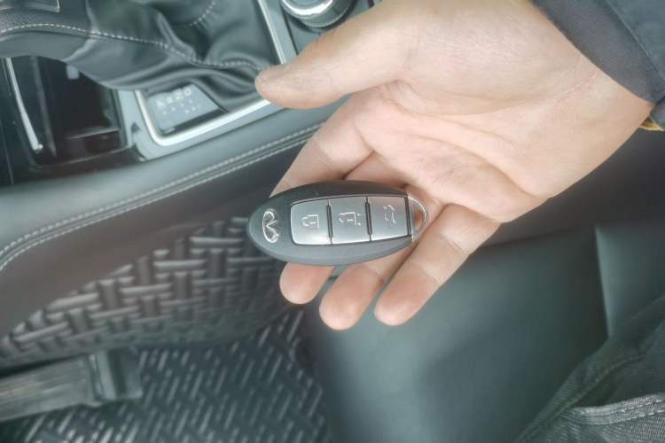 Used Infiniti Q50L 2018 2.0T Comfort Edition China VI Standard