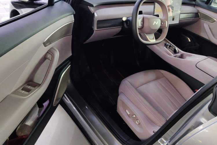 Used ONVO L60 2024 60 kWh Rear-Drive Version
