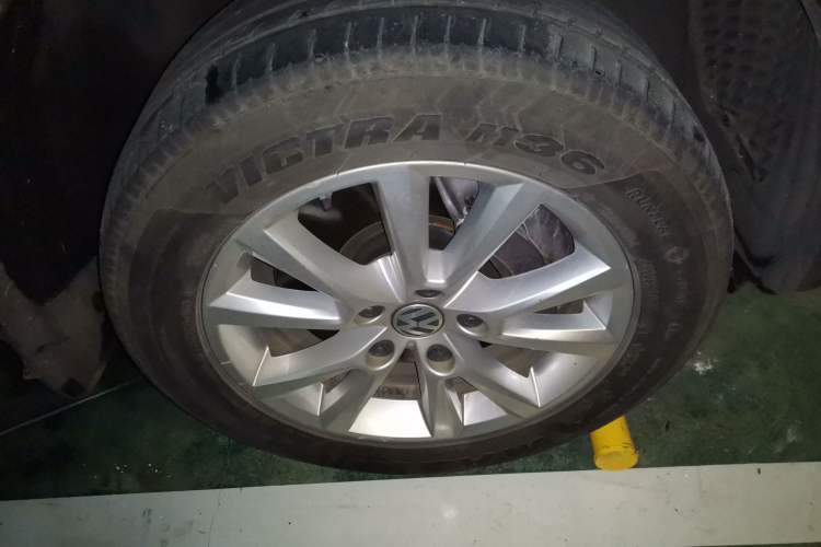 Used Volkswagen Touareg 2016 3.0 TSI Standard Version Right Front Wheel Hub