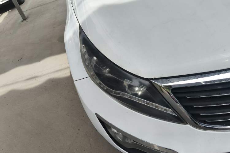 Used Kia Sportage R 2014 2.0L Automatic Two-Wheel Drive GLS Trim Right Front Headlight