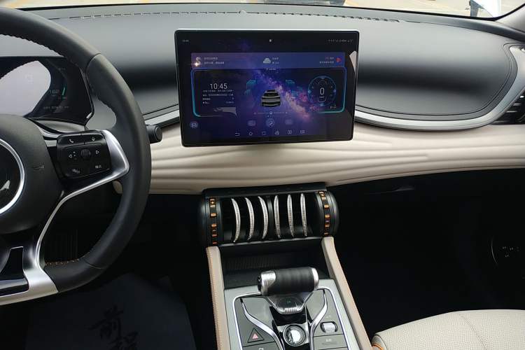 Used BYD Yuan PLUS 2023 Champion Edition 430KM Superior Model Audio And AC Panel