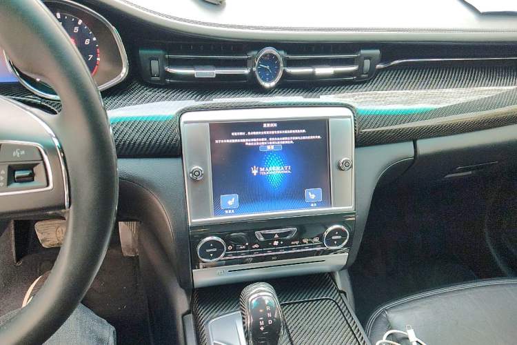 Used Maserati President 2013 3.0T Standard Model Audio And AC Panel