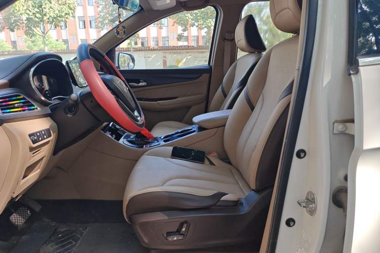 Used Baojun 730 2017 1.8L iAMT Prestige Version 7 Seats