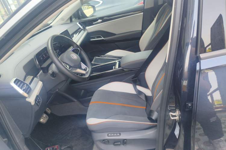 Used Volkswagen ID.6 CROZZ 2022 Long-Range PRO Edition