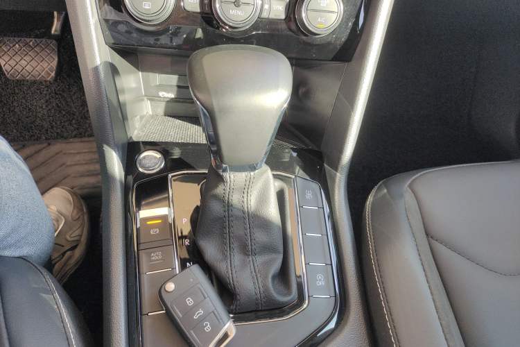 Used Volkswagen Tiguan L 2021 330TSI Automatic Two-Wheel Drive Smart Edition