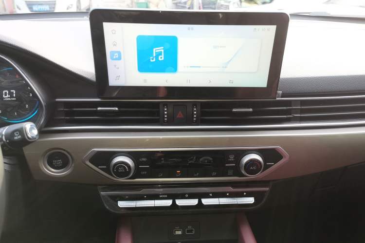 Used JETOUR X70 2024 1.5T DCT Glory PRO 7-Seater
