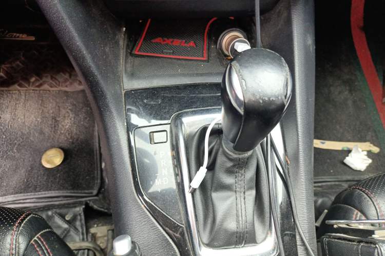 Used Mazda 3 Axela 2014 Sedan 1.5L Automatic Prestige Model
