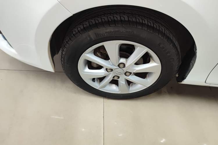 Used Toyota YARiS L Zhi Xuan 2015 1.5G Automatic Xuan Dong Sunroof Special Edition Left Front Wheel Hub