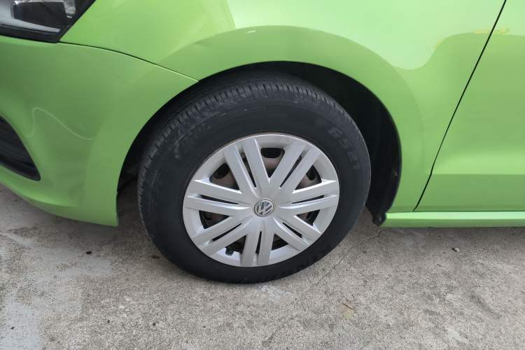 Used Volkswagen Polo 2016 1.4L Automatic Trendy Model Left Front Wheel Hub