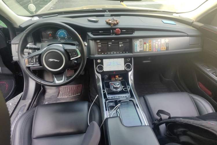 Used Jaguar XFL 2020 XFL 2.0T P200 Two-Wheel-Drive Rally Flag Edition