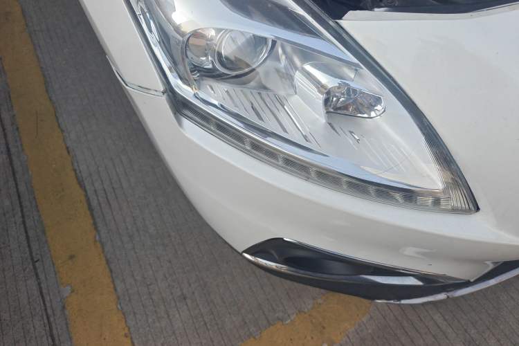 Used Peugeot 3008 2015 2.0L Automatic Classic Edition
