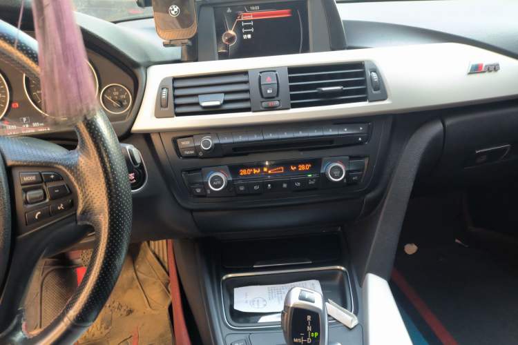 Used BMW 3 Series 2015 320Li Fashion Model Audio And AC Panel