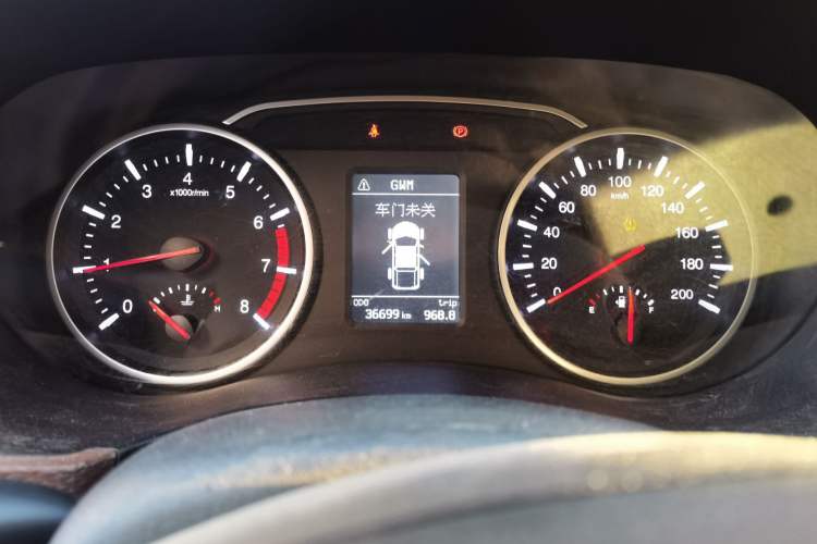 Used Great Wall Wingle 6 2017 2.4L Gasoline Two-Wheel Drive Elite Version 4G69
