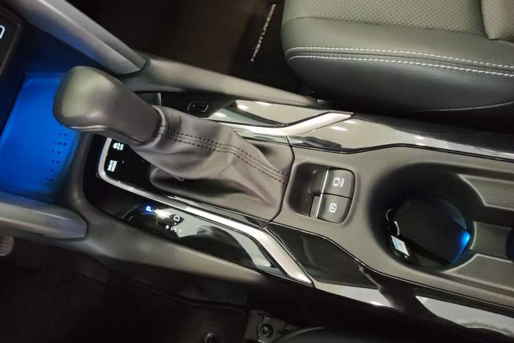 Used Toyota FRONTLANDER 2023 2.0L Smart Electric Hybrid Dual-Engine Deluxe Version