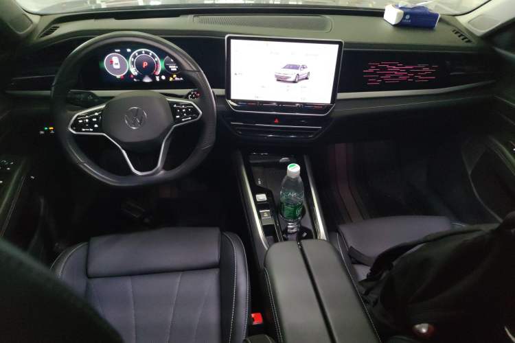 Used Volkswagen Passat 2025 Pro 380TSI Starry Dragon Edition Center Console