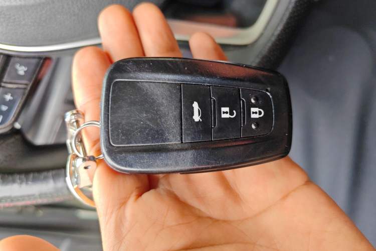 Used Toyota Corolla 2019 Dual-Engine 1.8L E-CVT GL-i Elite Edition Vehicle Key