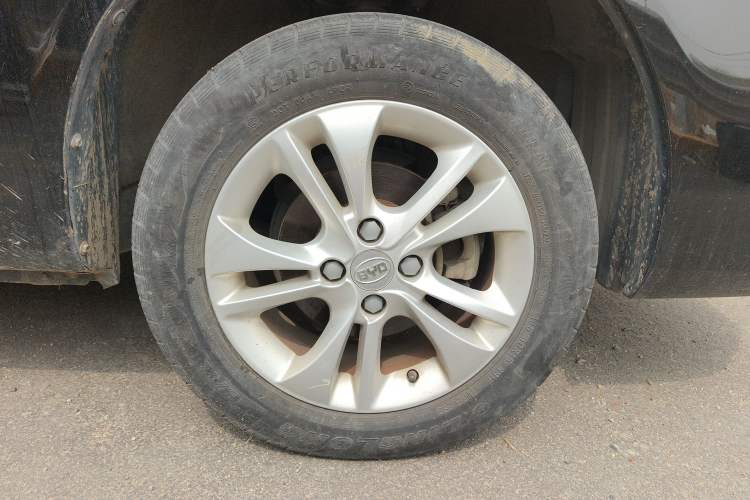 Used BYD F3 2015 Energy-Saving Edition 1.5L Manual Luxury Model