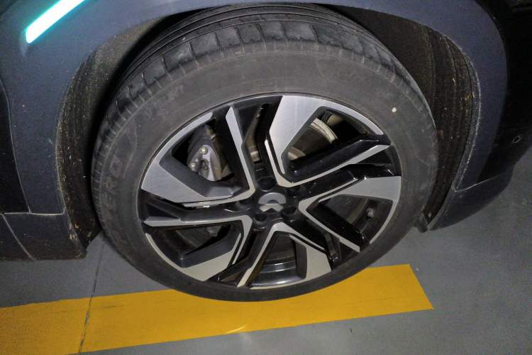 Used Nio EC6 2020 440KM Signature Edition Right Front Wheel Hub