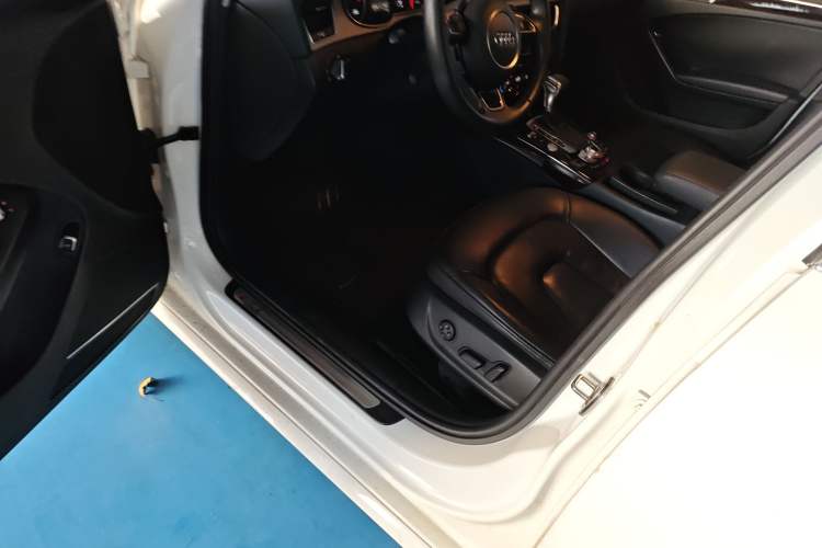 Used Audi A4L 2013 35 TFSI Automatic Technology Edition Driver Seat