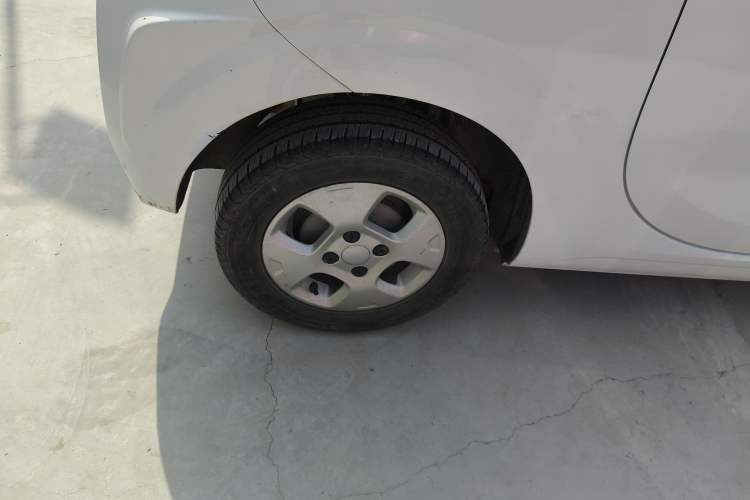 Used Roewe Clever 2021 302 km New Four-Seater Super-Efficient Version
