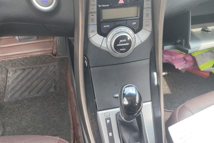 Used Hyundai Elantra (5th Generation / Langdong) 2015 1.6L Automatic Luxury Model
