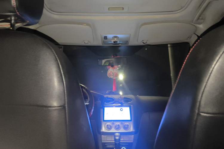 Used Ford Focus 2011 Hatchback 1.8L Manual Comfort Model Headliner