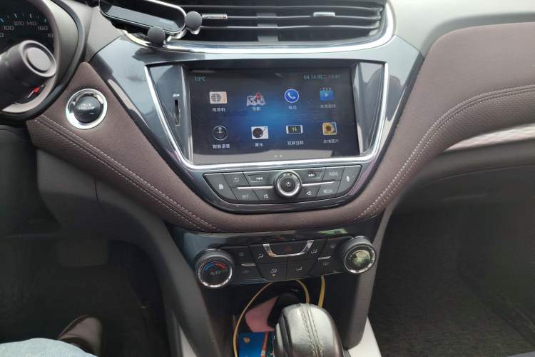 Used Chevrolet Malibu 2018 530T Automatic Luxury Edition Audio And AC Panel