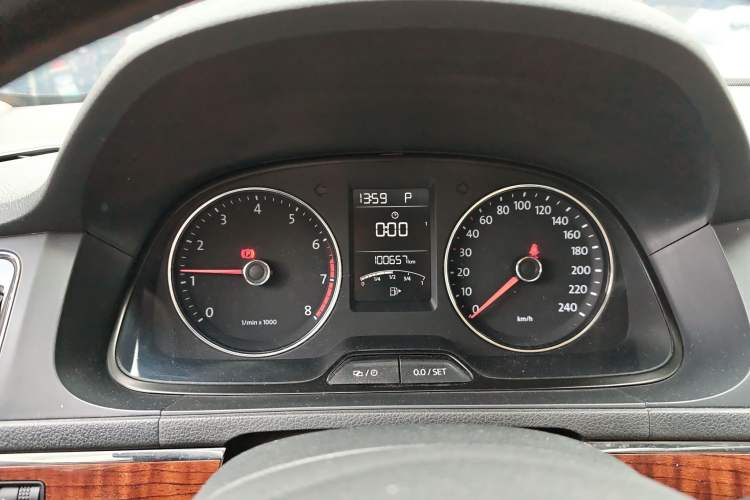 Used Volkswagen Lavida 2013 Revised Version 1.6L Automatic Luxury Edition
