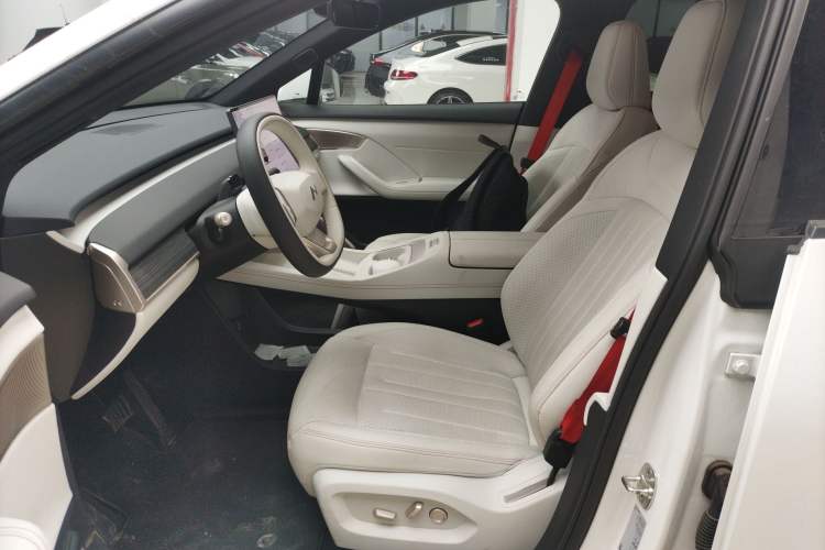 Used ONVO L60 2024 60 kWh Rear-Drive Version
