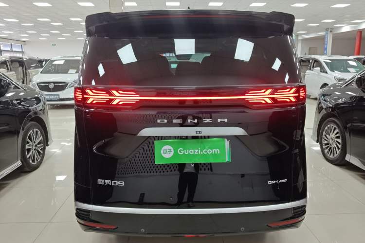 Used Denza D9 2022 DM-i 970 Four-Wheel Drive Prestige Model