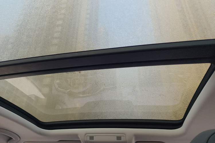 Used Volkswagen T-ROC 2021 280TSI DSG Two-Wheel Drive Comfort Connect Edition