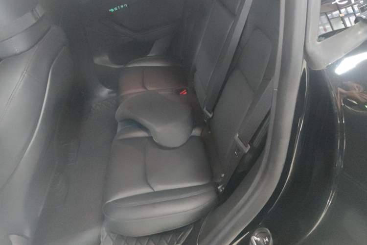 Used Tesla Model Y 2023 Rear-Wheel-Drive Version
