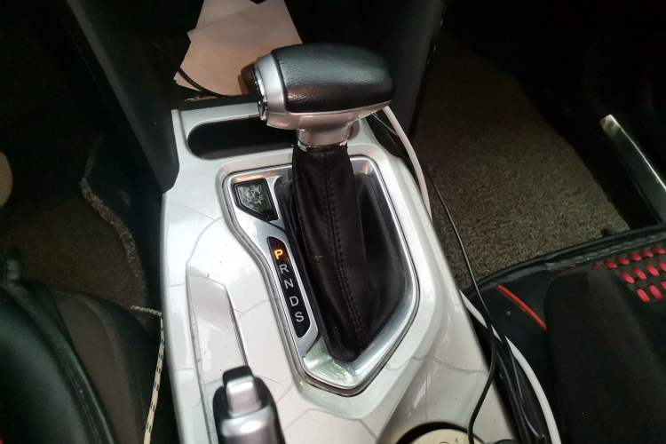 Used GAC Trumpchi GS4 2015 200T G-DCT Elite Edition Gear Lever