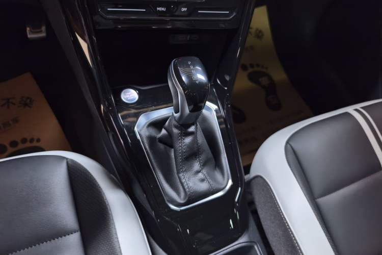 Used Volkswagen T-ROC 2023 300TSI DSG Two-Wheel-Drive Chen Guang Edition