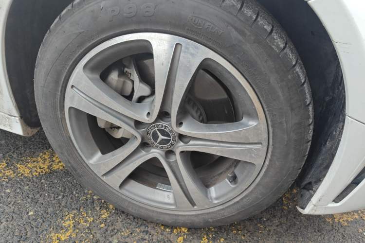 Used Mercedes-Benz C-Class 2019 Updated C 260 L Right Front Wheel Hub