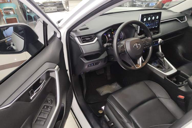 Used Toyota Wildlander 2020 Dual-Engine 2.5L E-CVT Two-Wheel Drive Luxury Edition
