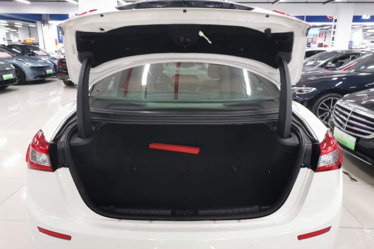 Used Maserati Ghibli 2014 3.0T Standard Edition Trunk