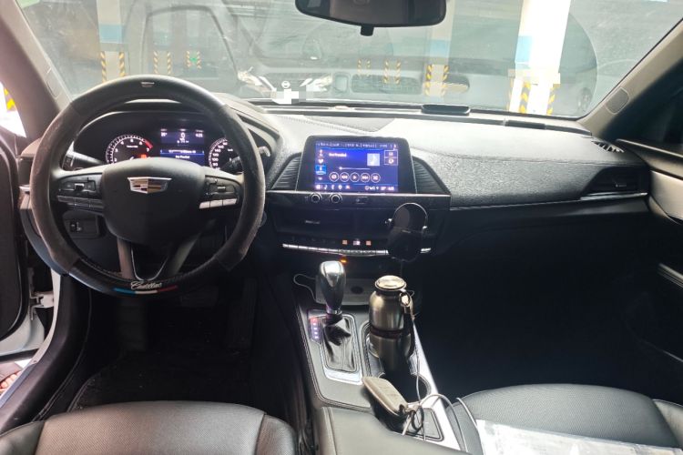 Used Cadillac CT4 2022 28T Luxury Edition Center Console