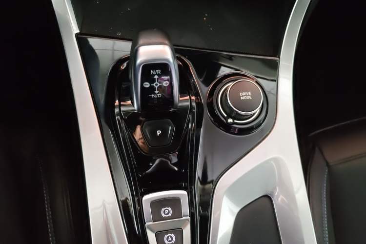 Used Lynk & Co 01 EM-P 2018 1.5T PHEV JingPro National Emission Standard V Gear Lever