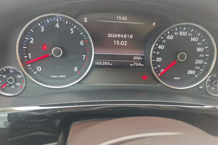 Used Volkswagen Touareg 2017 3.0 TSI Touareg Model Odometer Close Up