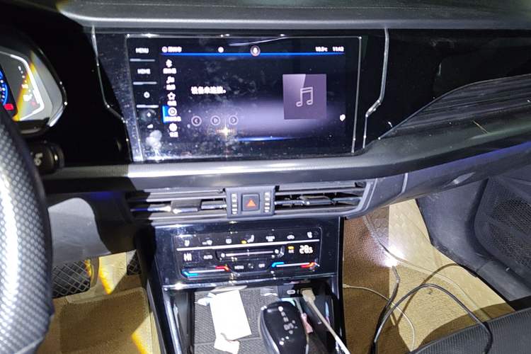 Used Volkswagen Passat 2022 330TSI Luxury Edition Audio And AC Panel