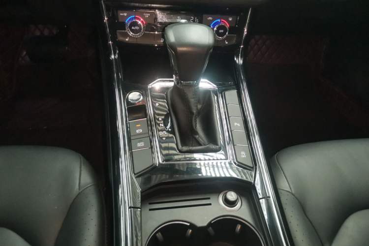 Used Volkswagen Phideon 2018 Revised Version 380TSI Two-Wheel Drive Business Edition