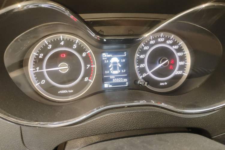 Used Baojun 560 2015 1.8L manual luxury version