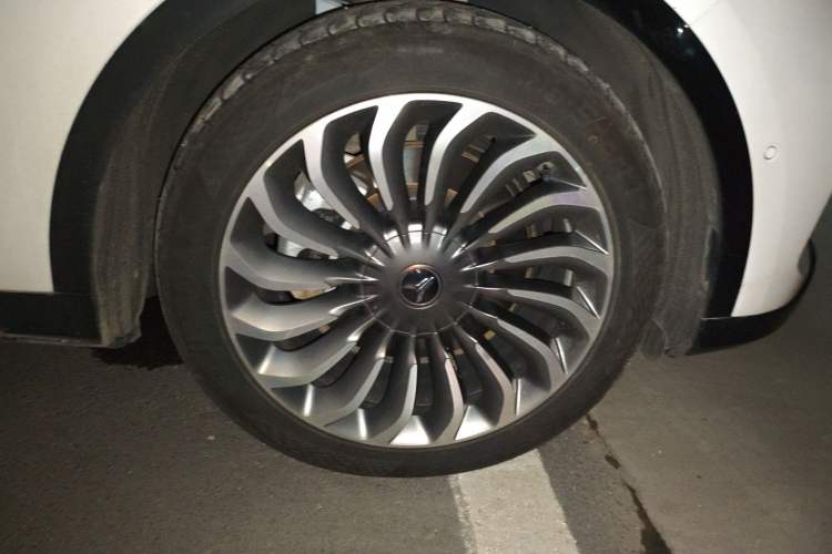 Used VOYAH FREE 2021 Four-Wheel Drive Standard Range-Extended Exclusive Luxury Package
